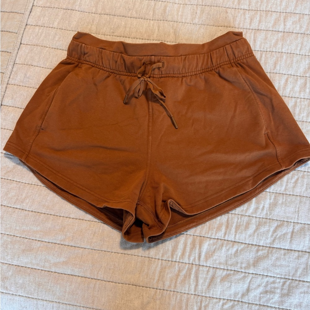 Lululemon inner glow shorts